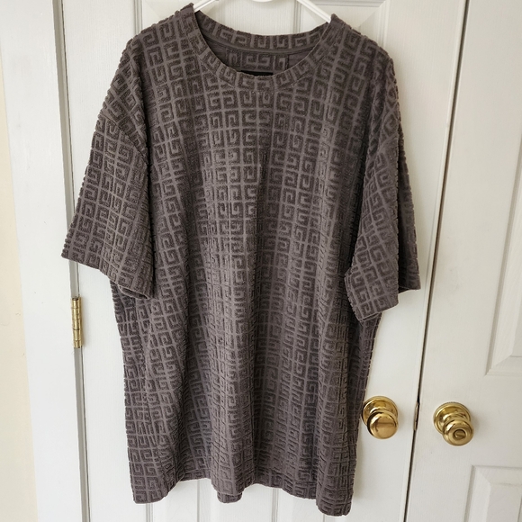 Givenchy 4G Terry T-Shirt & Short Set - Picture 3 of 12